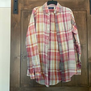 E171 Vintage Burberrys Men's Shirt Size M  *2 small hole see pictures